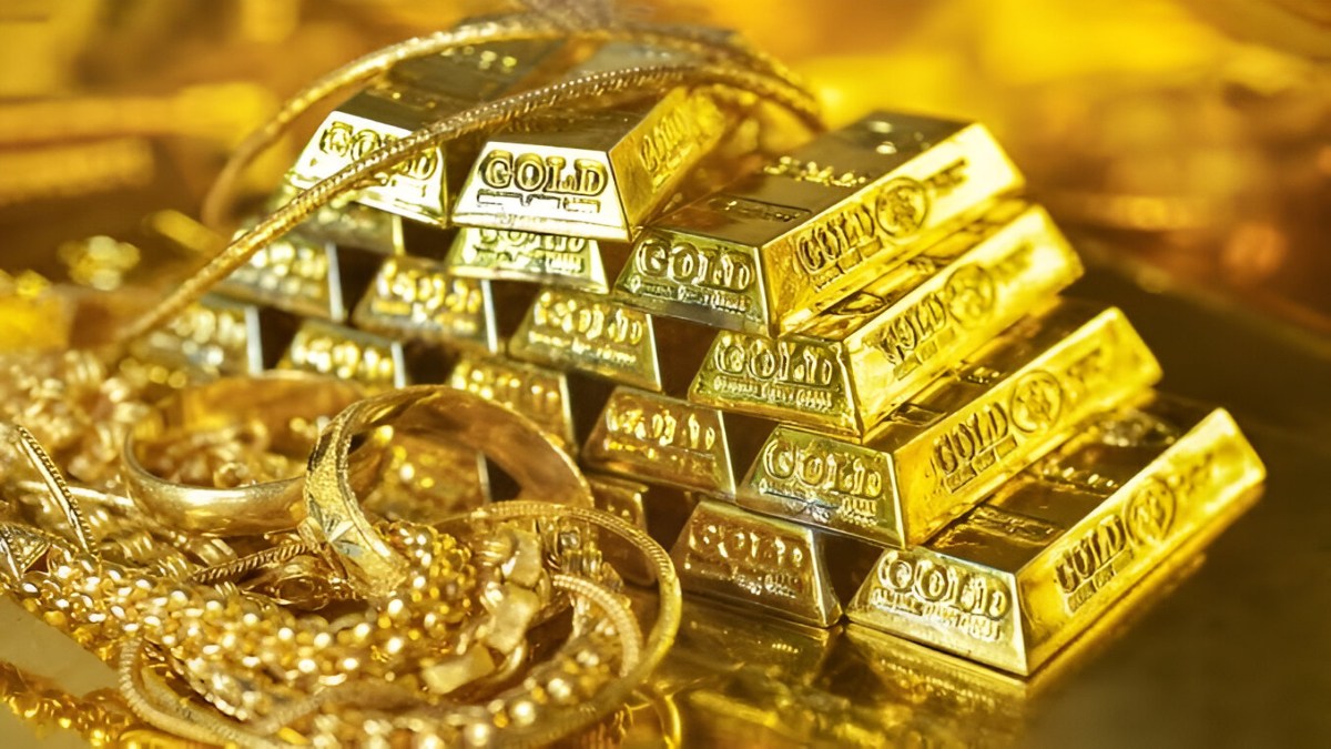 Gold Prices Jump In India: Check 18k, 22k, 24k Gold Price, Silver Slips